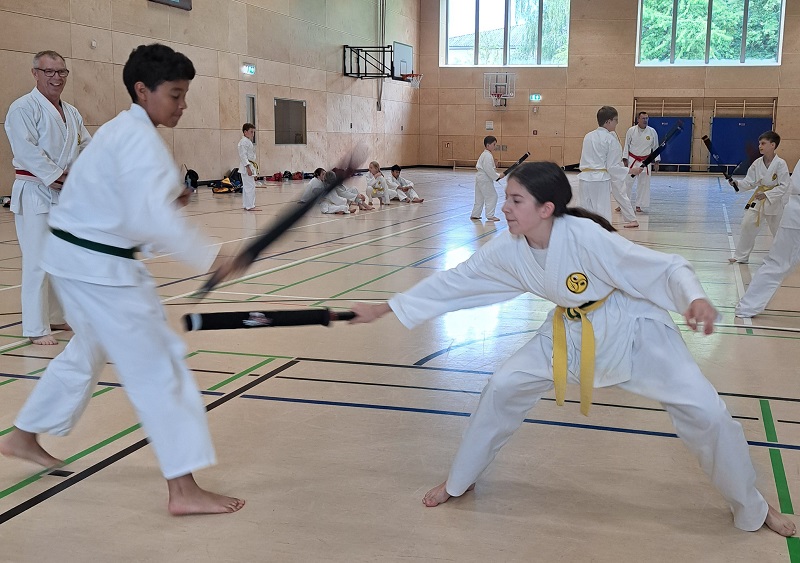 Tambo Duell beim Karate-Kinderlehrgang