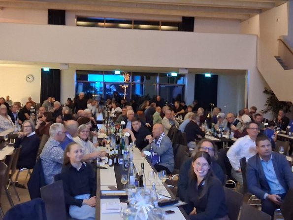 Gemeinsam feiern im Bürgerzentrum Schweich.